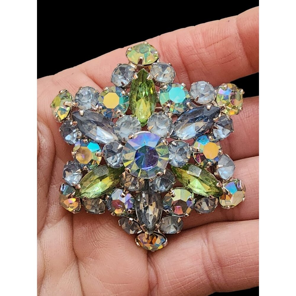 Wonderful Vintage WEISS Signed Dimensional Star Brooch (A4716)